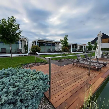 Glamping Maleric With Natural Pool Parque de Campismo *