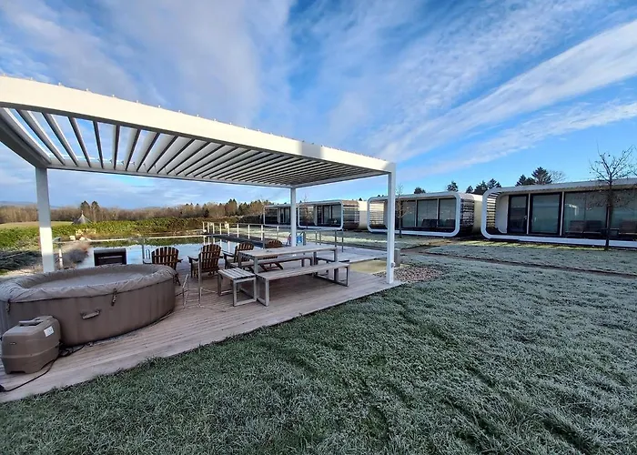 Glamping Maleric With Natural Pool Dragatuš