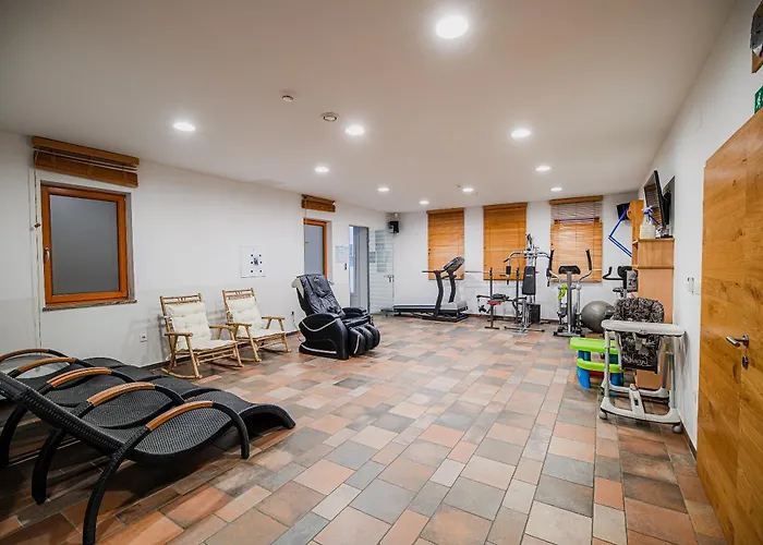 Glamping Maleric With Natural Pool 캠프장