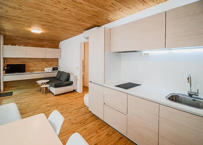 Glamping Maleric With Natural Pool Campingplatz *