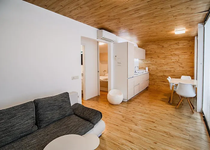 Glamping Maleric With Natural Pool Dragatuš