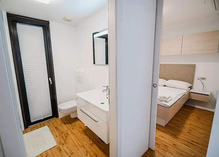 Glamping Maleric With Natural Pool Campingplatz